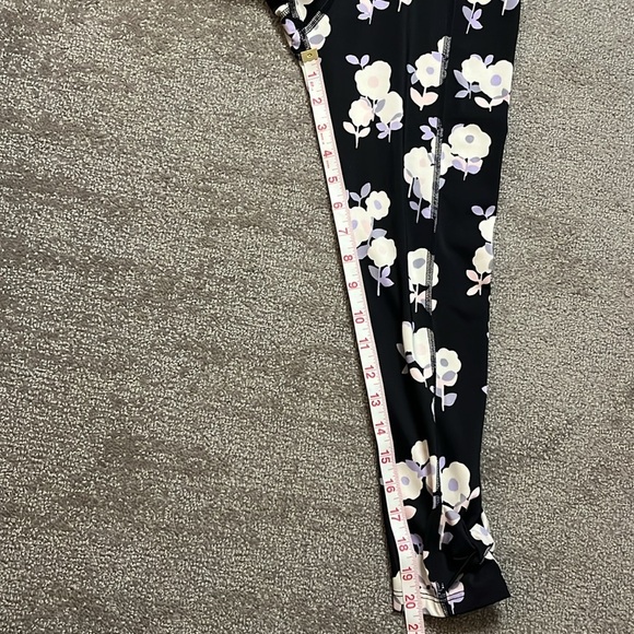 Beyond Yoga x Kate Spade Cinched Side Bow Legging Floral Garden Size Small - Picture 4 of 9